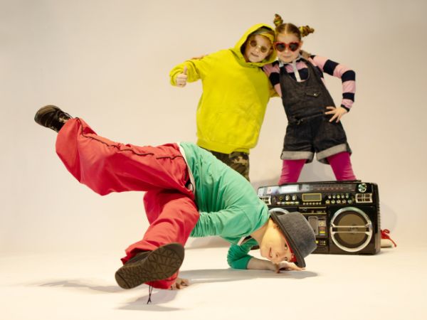 Kids dancing